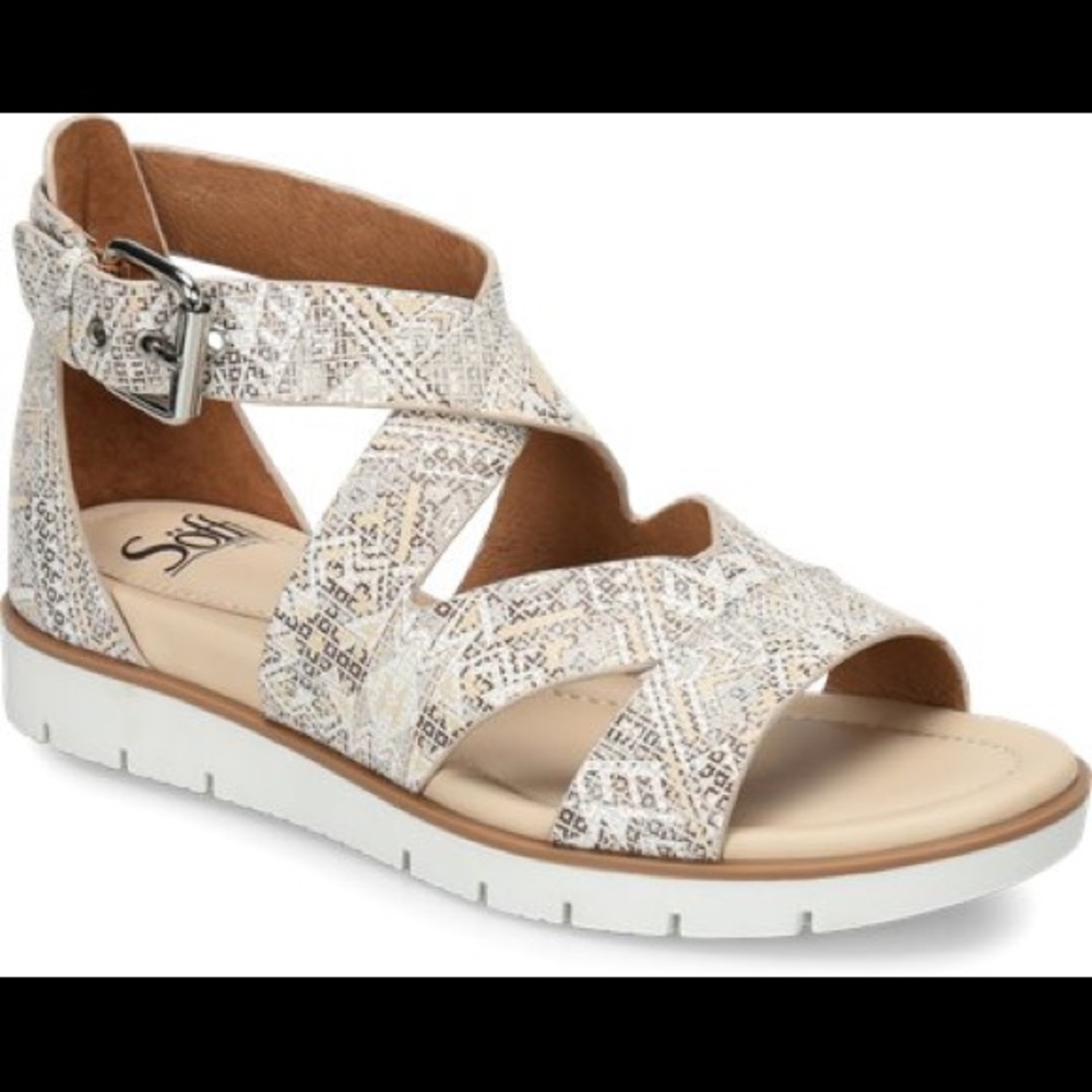 NWOB Sofft “Mirabelle” white printed leather sandals, size 10